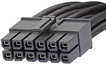 12-polični crni utikač s više kabela koji se koristi za povezivanje visokoperformantnih uređaja poput grafičkih kartica u računalima.