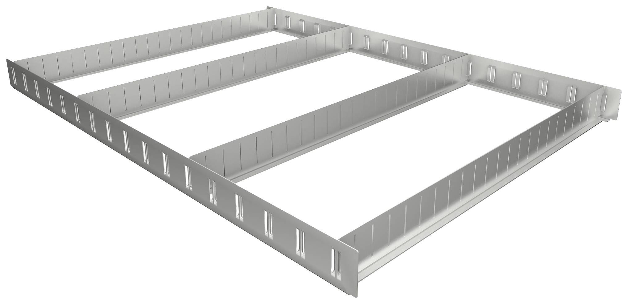 Metalni stalažni okvir s više horizontalnih i vertikalnih greda, pogodan za skladištenje ili industrijsku upotrebu.
