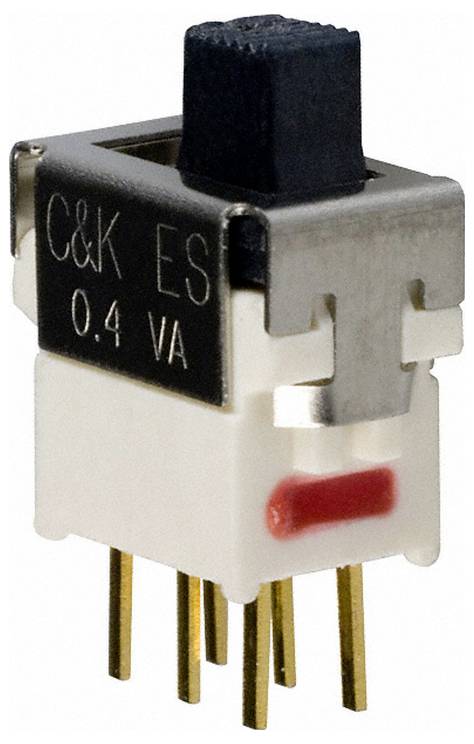 Snimak od blizu malog elektroničkog prekidača s crnom dugmeličnom vrhom, označenog 'C&K ES 0.4 VA', s metalnim nožicama za montažu na ploču s vezama.