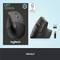 Logitech Lift okomita ergonomska miš, prikazana pored ambalaže, USB prijemnika i baterija. Dizajnirana za potporu zglobu šake.