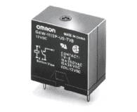 Kvadratni električni relej tvrtke Omron, model G4W-1112P-US-TV8. Ima otiske s tehničkim specifikacijama i kontakt informacijama.