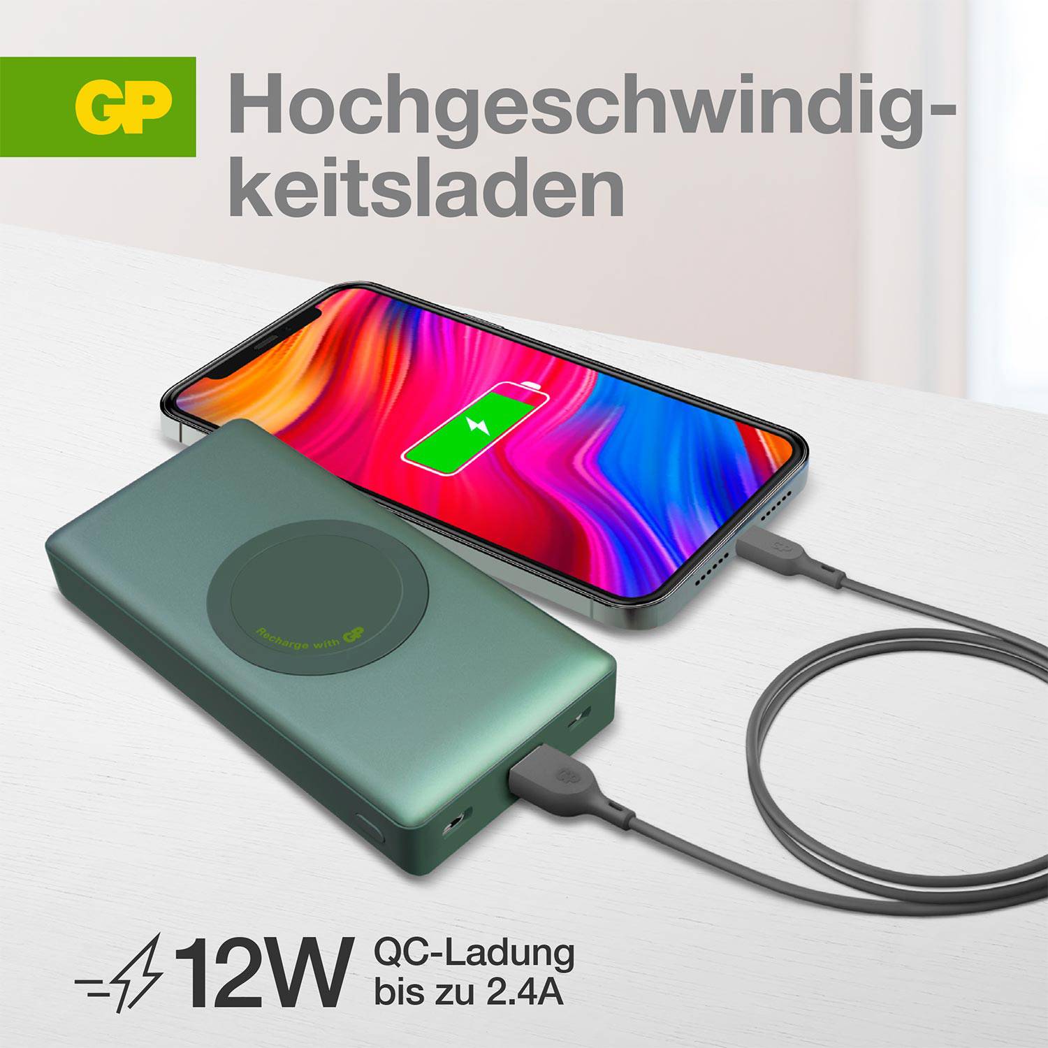 Mobilni telefon se bežično napaja power bankom. Tekst: 'Punjenje visoke brzine'. Simbol za 12W QC punjenje do 2.4A.