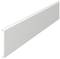 Bijela plastična bordura iz profila, gledana sa strane. Ima gladak površinski izgled i podesna je za završetak donjeg dijela zida.