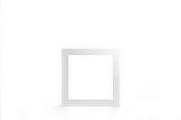 Jednostavna, kvadratna slika s praznom bijelom pozadinom.