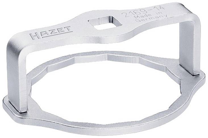 Metalni ključ za uljni filter marke Hazet, izrađen u Njemačkoj, namijenjen za održavanje vozila.