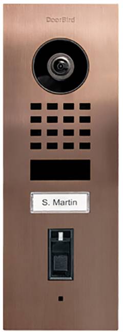 Bronzana interfon jedinica s kamerom, mikrofonom, tipkovnicom i natpisom s imenom 'S. Martin'.