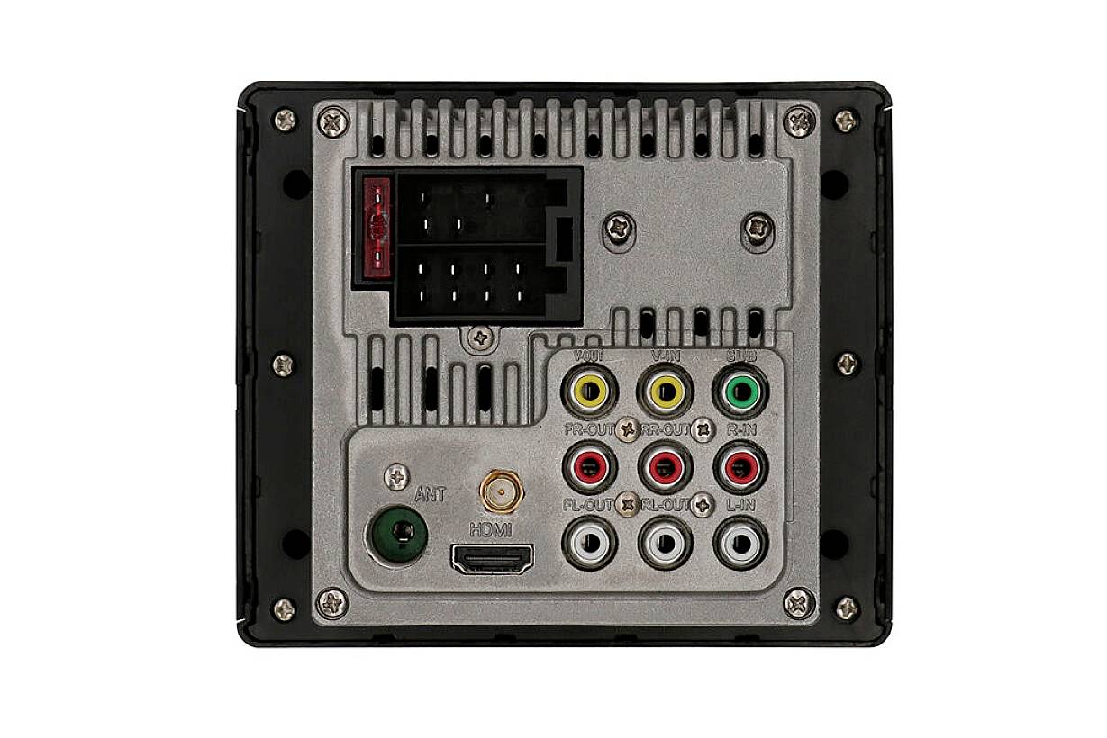 Pogled straga na elektroničkom uređaju s više priključaka, uključujući HDMI, antenu, RCA priključke i osigurač.