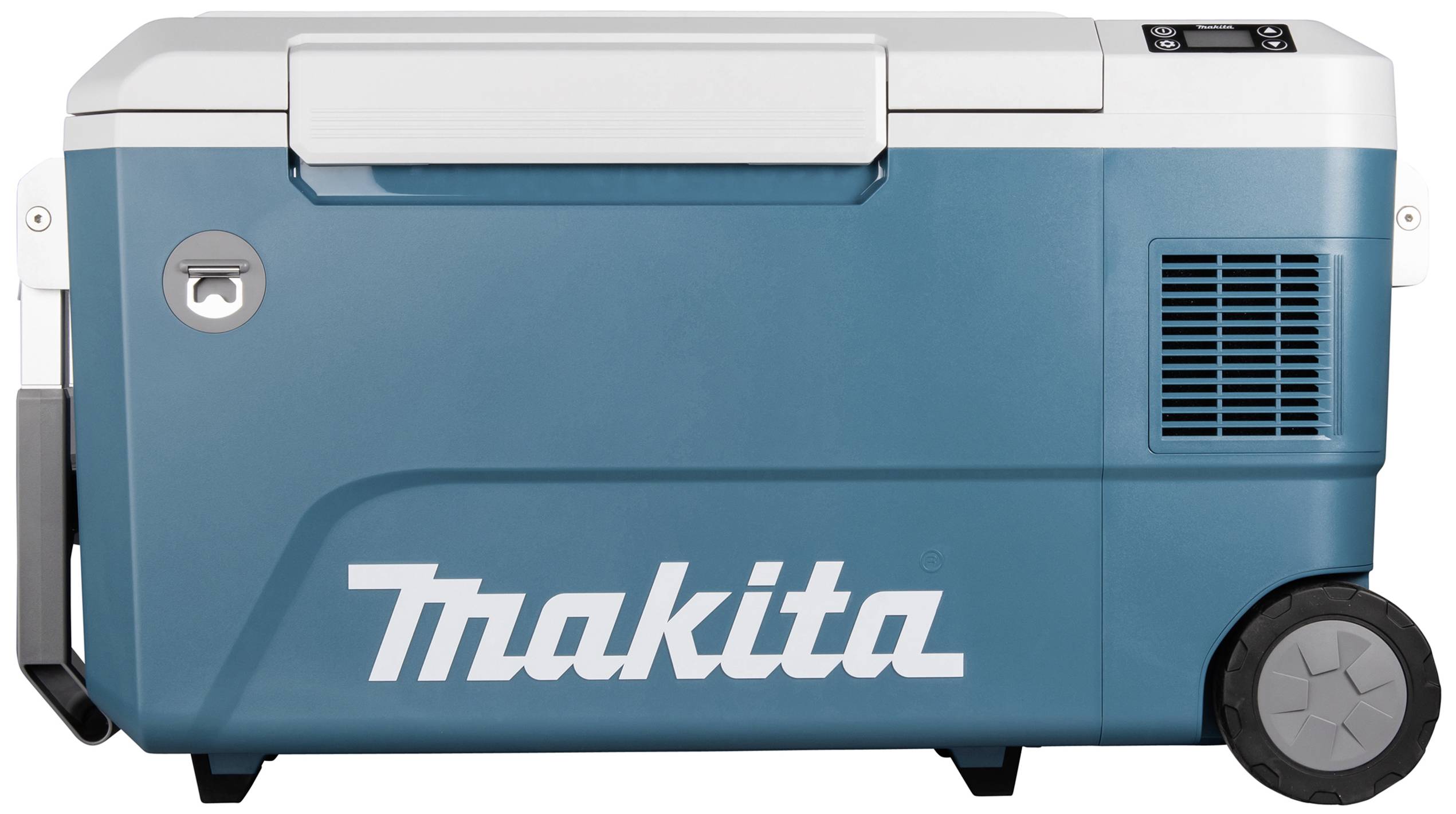 Prijenosni hladnjak na kotačima i s ručkom, marke 'Makita', u plavoj i bijeloj boji. Sa strane otvarač za boce i ventilacijska rešetka.