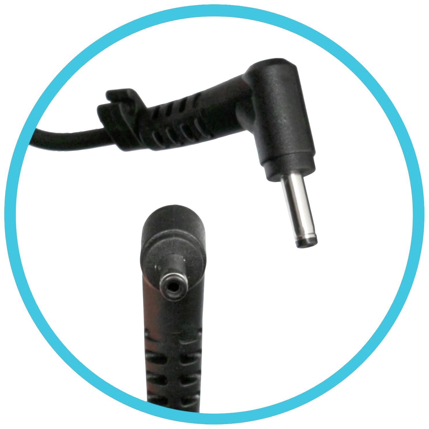 Crni mrežni adapter s okruglim priključkom i under kutom postavljenim kabelom, vjerojatno namijenjen laptopima ili elektroničkim uređajima.