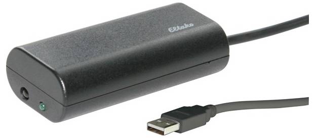 Crni punjač s USB kabelom, pogodan za elektroničke uređaje.