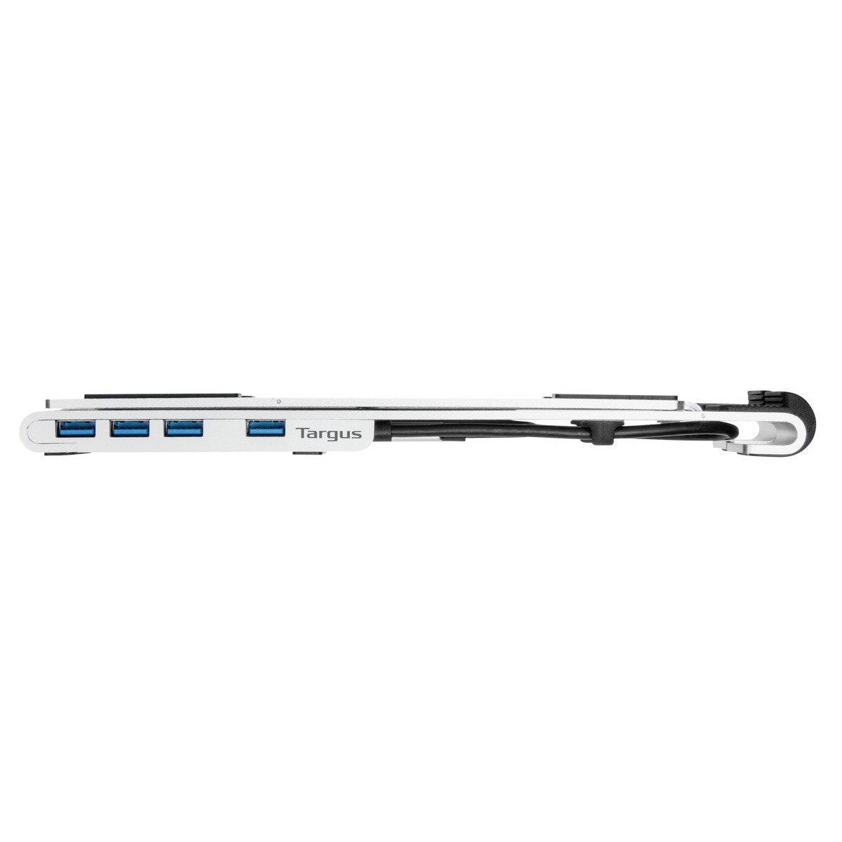 USB-hub Targus ACH228EU, tankog dizajna, četiri plava USB priključka u jednoj liniji, crni kabel za povezivanje.