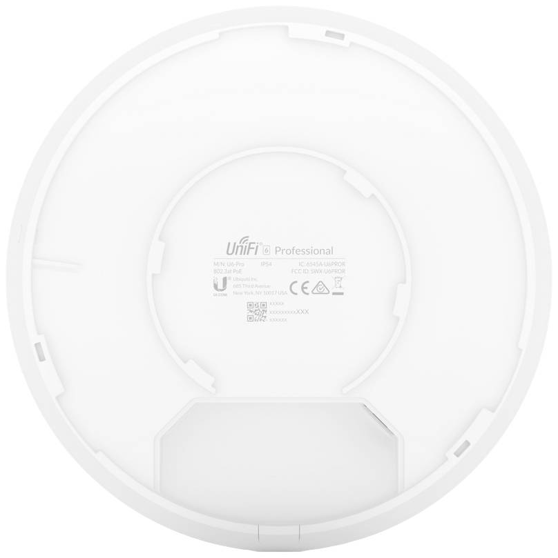 Stražnja strana bijelog Ubiquiti UniFi uređaja s natpisom modela. Sadrži tehničke informacije i logotipove certifikacije.