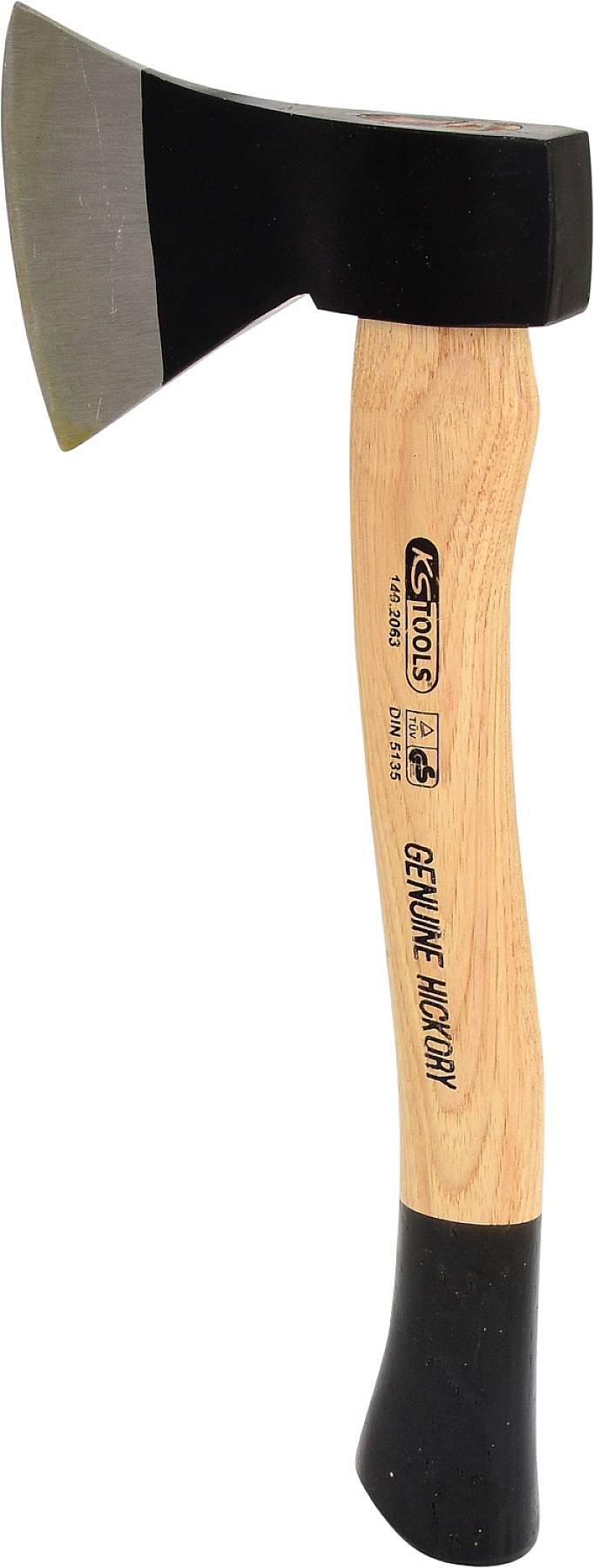 Sjekira s drvenom ručkom i crnom glavom. Na ručki piše 'Genuine Hickory'.