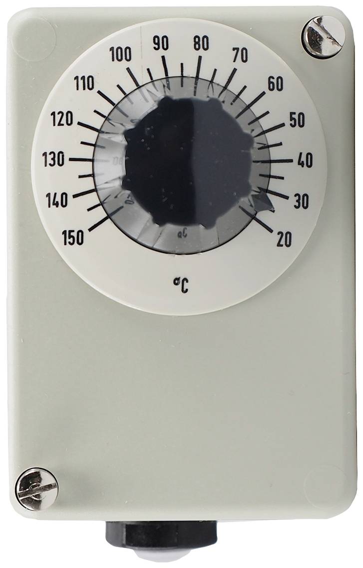 Analogni termometarski uređaj sa skalom od 0 do 150 °C, oznakama mjernih intervala na svakih 10 °C i pokazivačem koji trenutno pokazuje 90 °C.