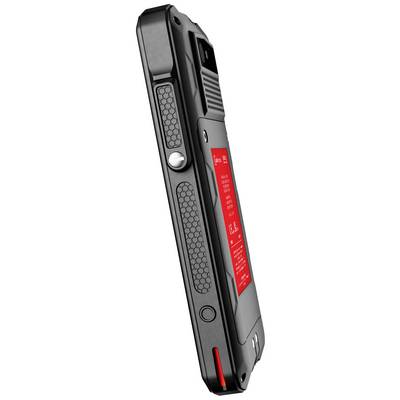 Pametni telefon robustne izvedbe, crnog dizajna, izbočenih bočnih rukohvata i crvene naljepnice s tehničkim specifikacijama na poleđini.
