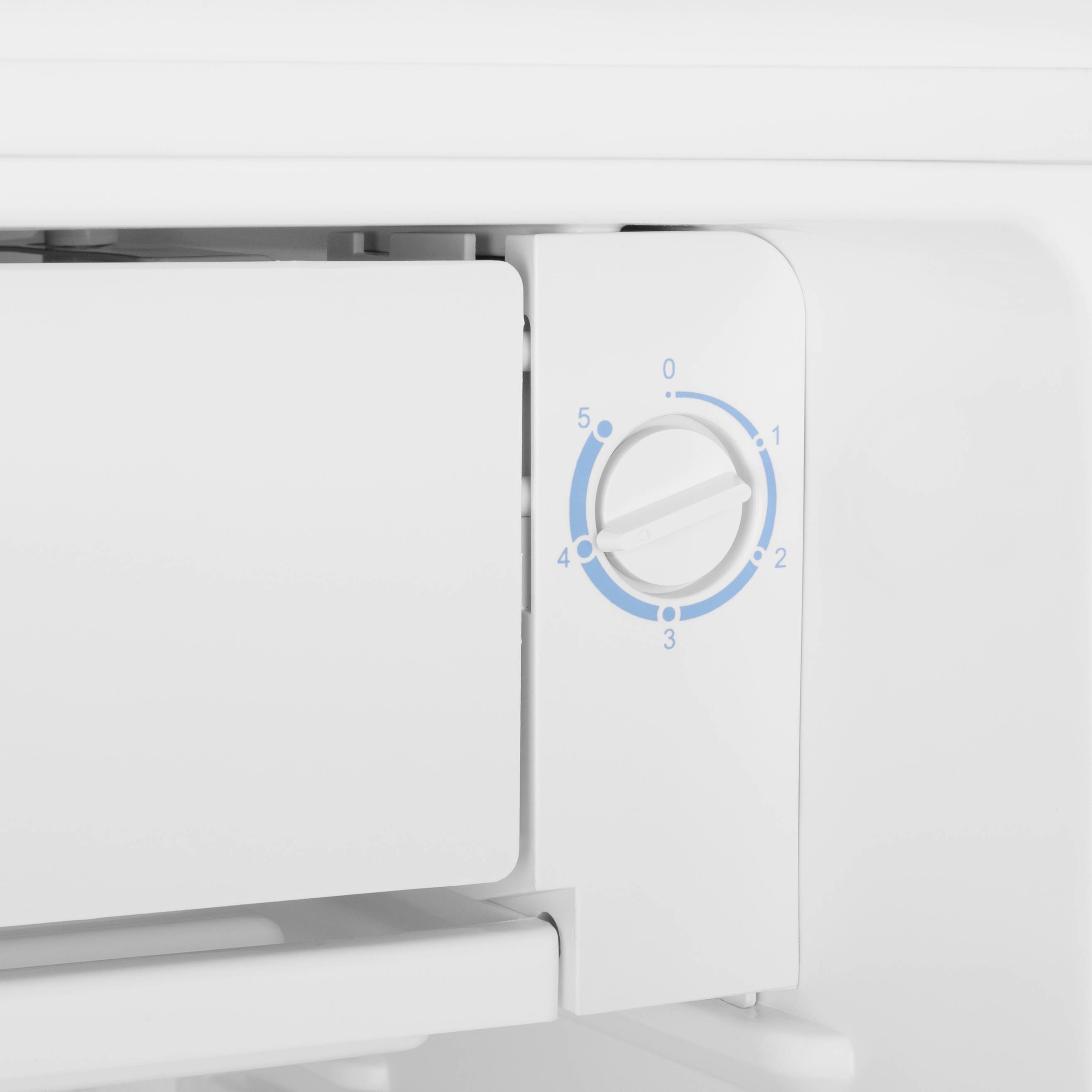 Regulator hladnjaka s okretnim gumbom za podešavanje temperature. Gumb je postavljen na razinu 1.