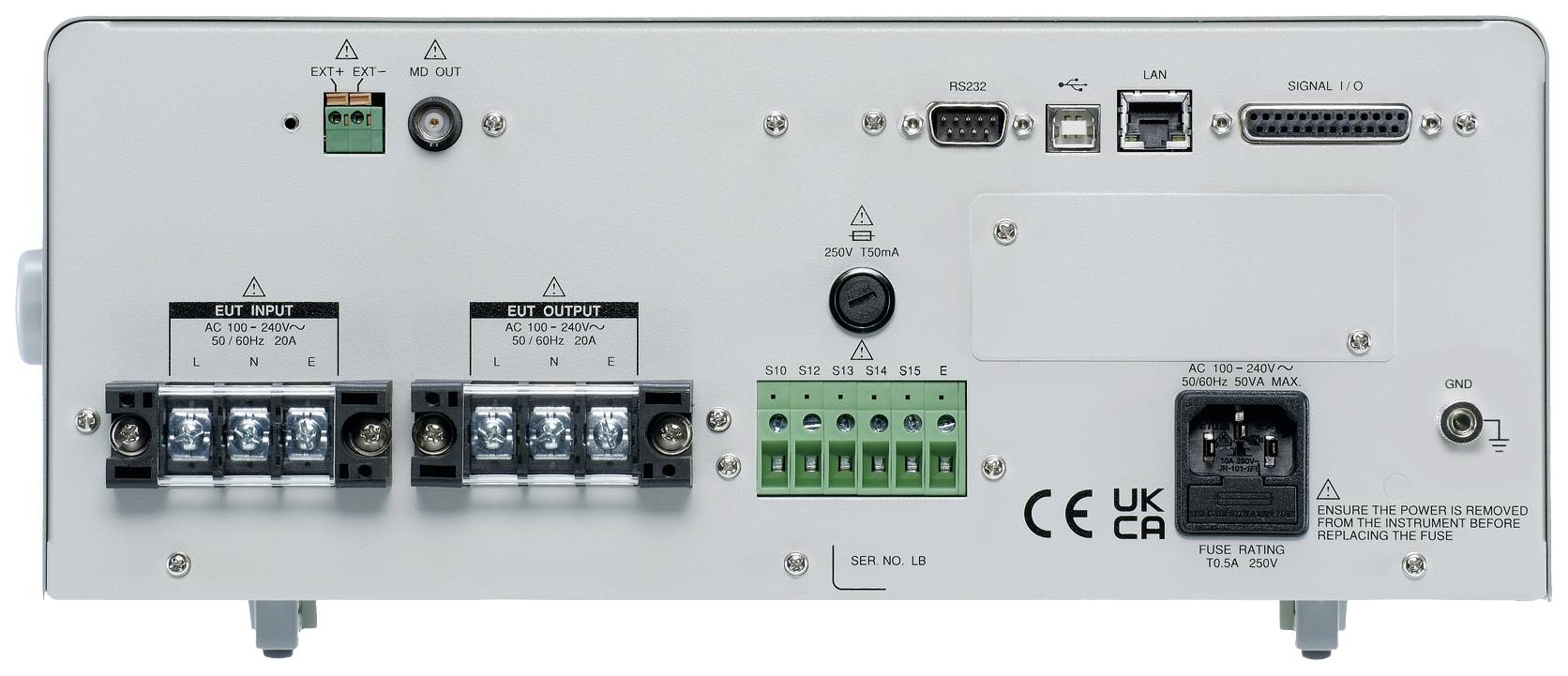 Pogled straga na elektroničkom uređaju s priključcima i oznakama. Prikazuje ulazne i izlazne stezaljke, LAN i napajanje.