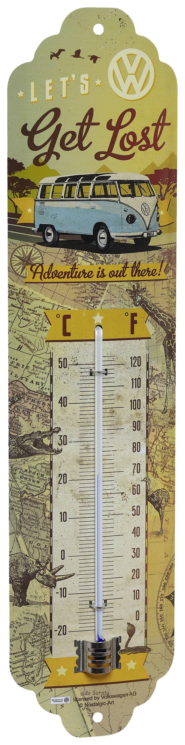 Retro termometar s natpisima 'Izgubimo se' i 'Pustolovina je tamo vani!' te autobusom na karti svijeta. Temperatura u °C i °F.