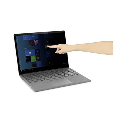 Jedna ruka dodiruje zaslon prijenosnog računala na kojem je otvoren Windows.