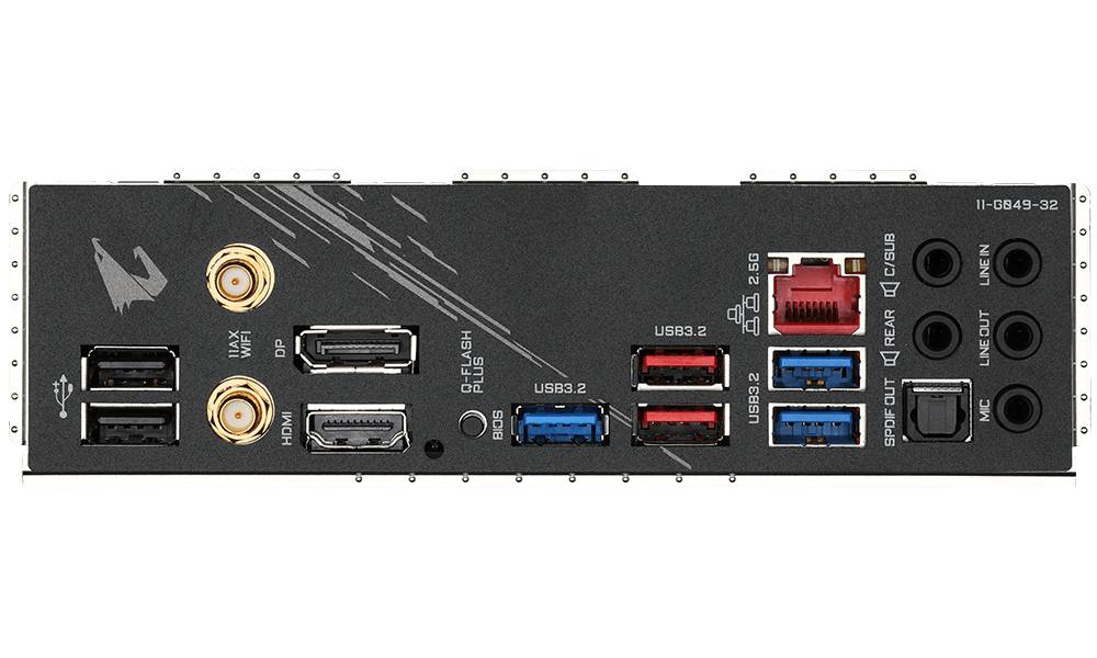 Priključci na stražnjoj strani računalnog matičnog boards-a s USB portovima, HDMI-jem, LAN-om i audio priključcima.