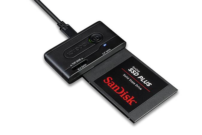 Vanjski tvrdi disk SanDisk-a povezuje se s USB-jem. Stick prikazuje indikator kapaciteta i statusnu LED kontrolku.
