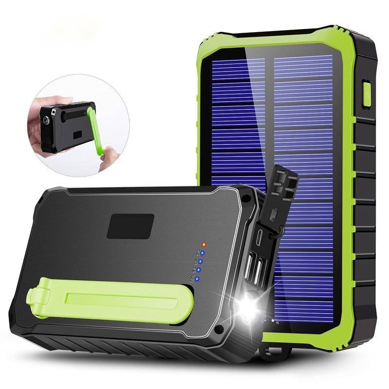 Prijenosni solarni punjač s zelenim rubom. Prikazuje priključke, LED indikator punjenja i ručni izrez za spajanje kabela.