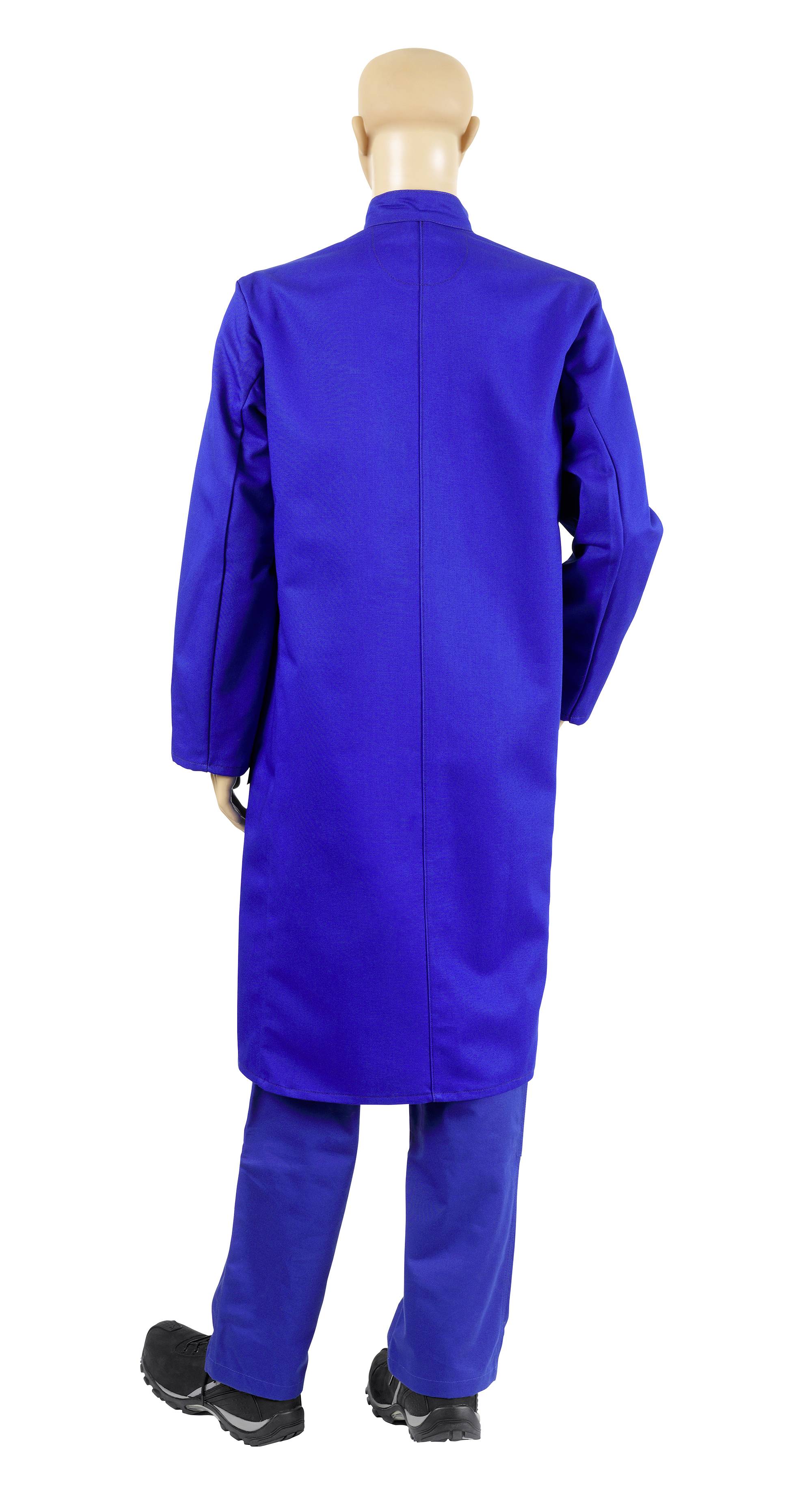 Lutka u izlogu nosi plavi laboratorijski mantil i odgovarajuće hlače, gledana straga.