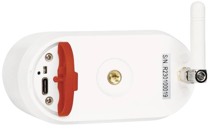 Bijeli elektronički uređaj s antenom i različitim priključcima na stražnjoj strani, uključujući USB i druge priključne točke.