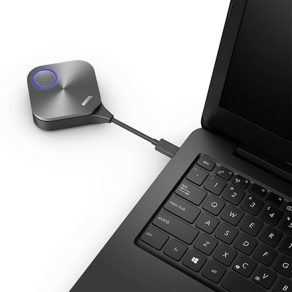 Prijenosno računalo s povezanim bežičnim uređajem za prezentacije; prikazuje povezivost za prezentacije.