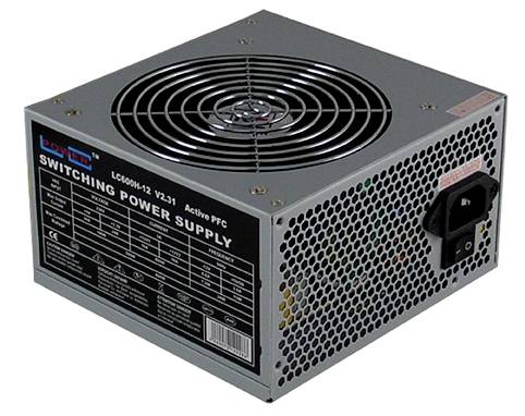 Napajanje s ventilatorom, prekidačem i priključkom za struju. Etiketa prikazuje tehničke specifikacije.