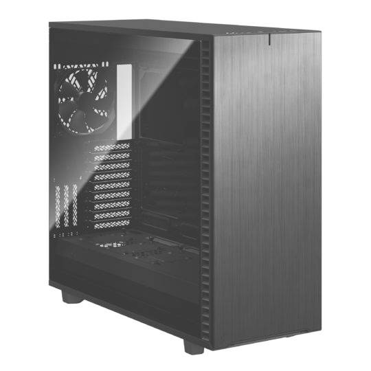 Crno-srebreni PC toranj s prozirnim bočnim panelom, vidljiv ventilator, jednostavan dizajn, pogodan za PC entuzijaste.