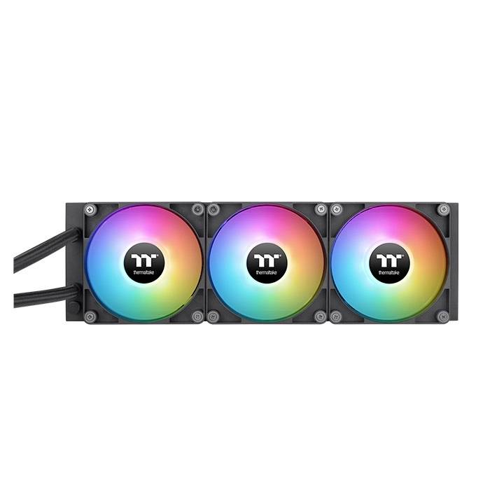 Tri šarene PC ventilatore u kućištu, crne i okrugle, s RGB dizajnom osvjetljenja, ravnomjerno postavljene jedna do druge.