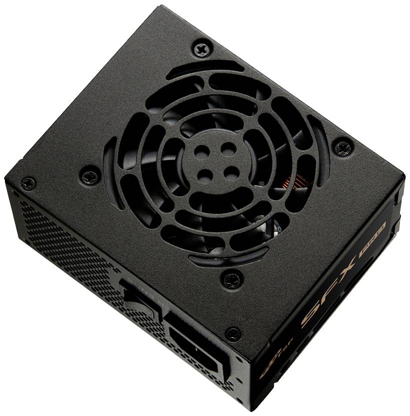 Crno SFX napajanje s ventilatorom i priključnim utičnicama, pogodno za kompaktna računalna kućišta.