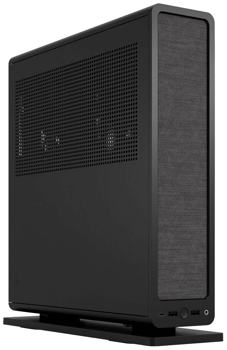 Crno, vitko kućište računala s perforiranom bočnom stranom i dva USB priključka na prednjoj strani. Stoji uspravno na postolju.