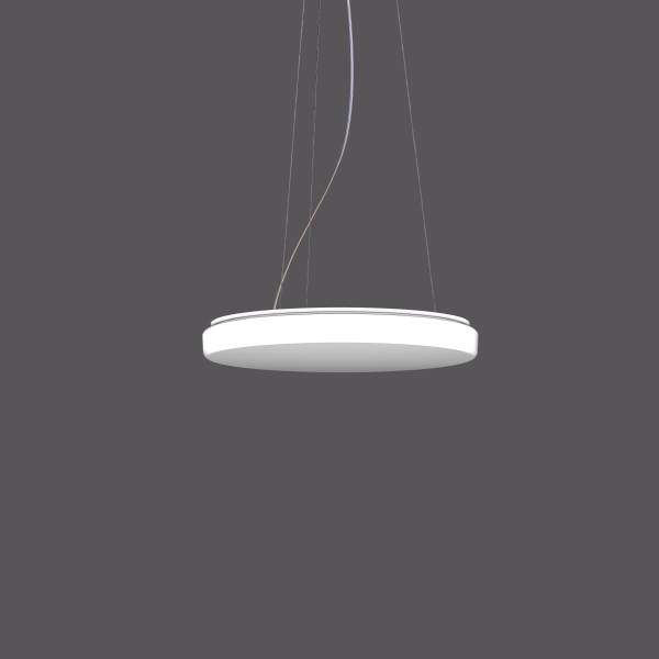 Moderna, okrugla viseća lampa bijele površine, pričvršćena tankim kabelima, pred sivom pozadinom.