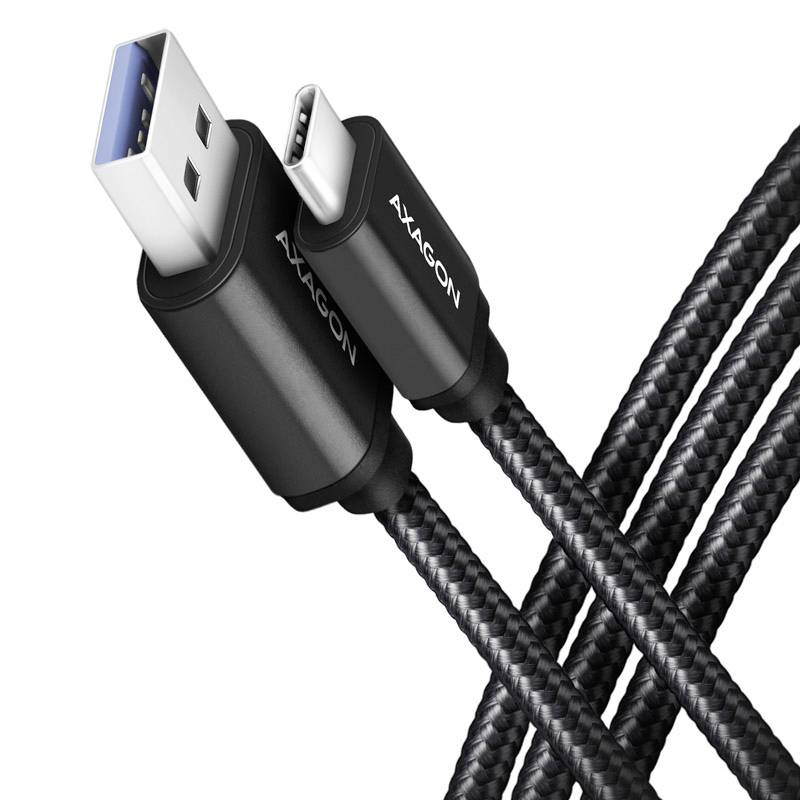 'USB do USB-C kabel od Axagona, crni pleteni dizajn, prikazuje USB-A i USB-C priključke.'