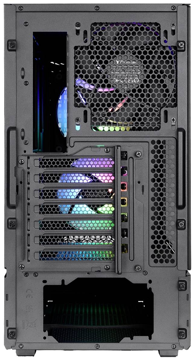 Stražnja strana kućišta računala s RGB osvjetljenim ventilatorom i nekoliko utora za proširne kartice, vidljive mrežaste poklopce.