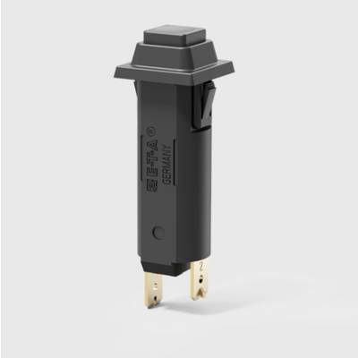 Crni električni mrežni adapter od ZETTE s dva metalna kontakta, vertikalne orijentacije.