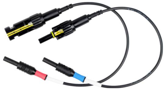 Kabel s dva konektora na jednom kraju, jedan označen crno-crvenom bojom, drugi crno-plavom. Pogodan za električno spajanje.