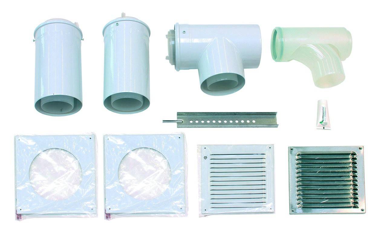 Komplet pribora za ventilaciju: Dva cijevi, dva T-komada, tri poklopca, montažna letvica i materijal za učvršćivanje, primarno za ventilacijske sustave.