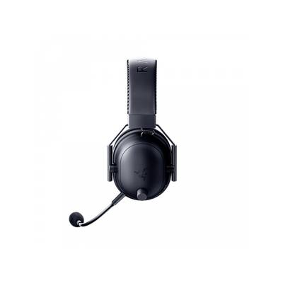 Crni gaming headset s mikrofonom, pogled sa strane, preko okvira za glavu. Logotip marke na slušalici.