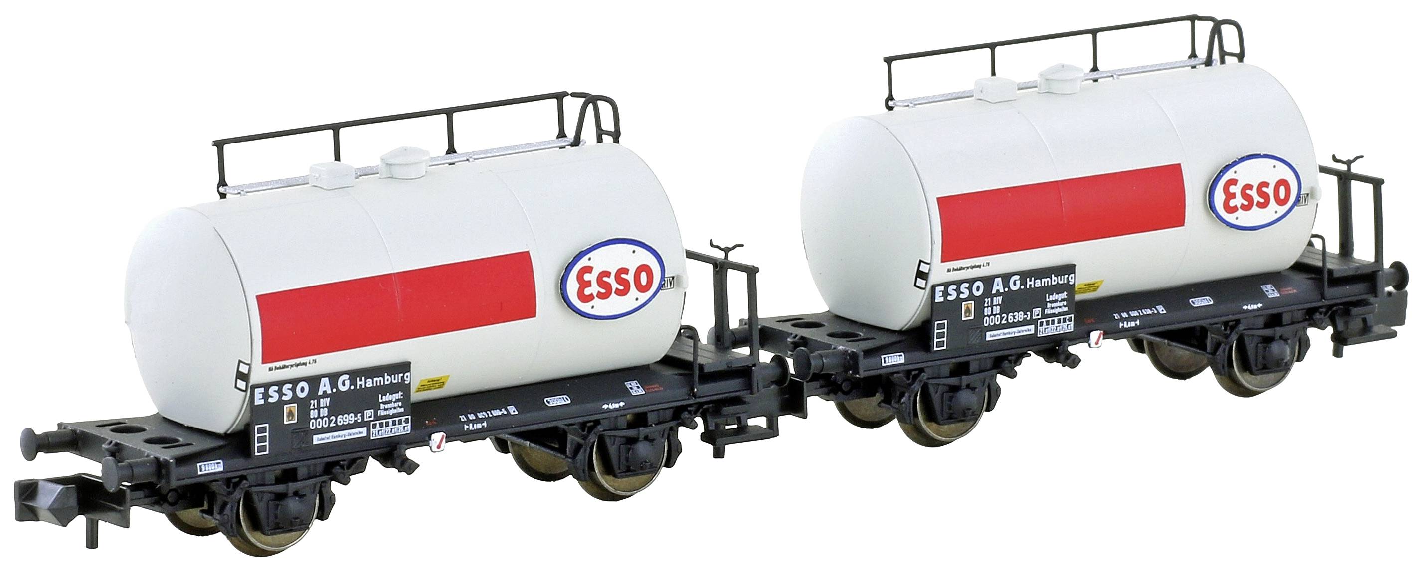 Dva modelarska željezničkih cisterni s logotipom 'Esso', povezana u nizu. Bijeli su s crnim podvozjima i crvenim detaljima.
