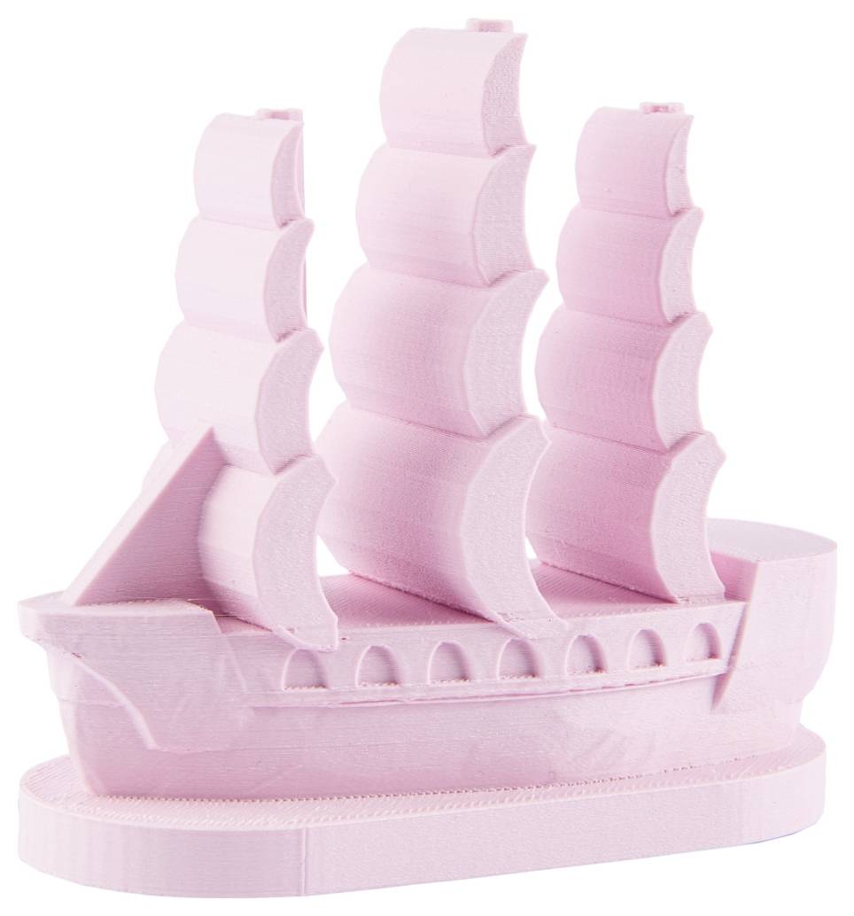 Rosa minijaturni model jedriličara s tri velika jedra, predstavlja kreativnost i tehnološki napredak u 3D printanju.