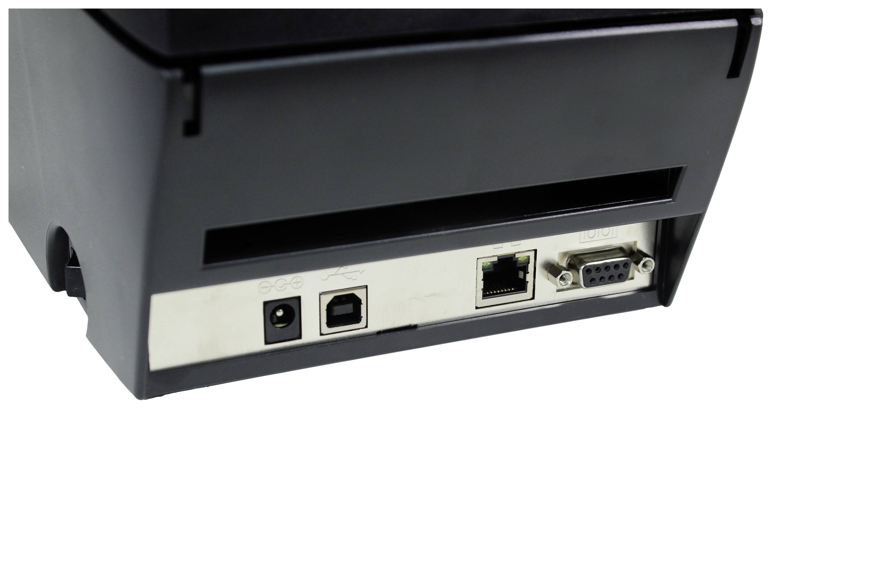 Stražnja strana uređaja prikazuje priključke: napajanje, USB, Ethernet i serijski priključak.