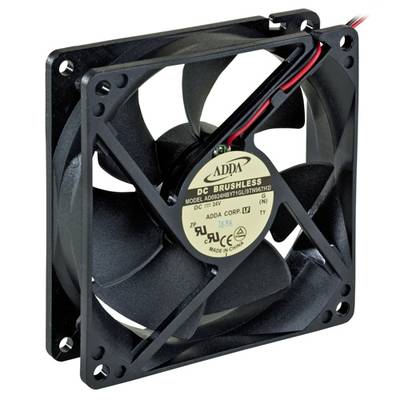 Crni, quadratni računalni ventilator s crveno-crnim kabelom i naljepnicom proizvoda u sredini. Ventilator je namijenjen hlađenju elektroničkih uređaja.