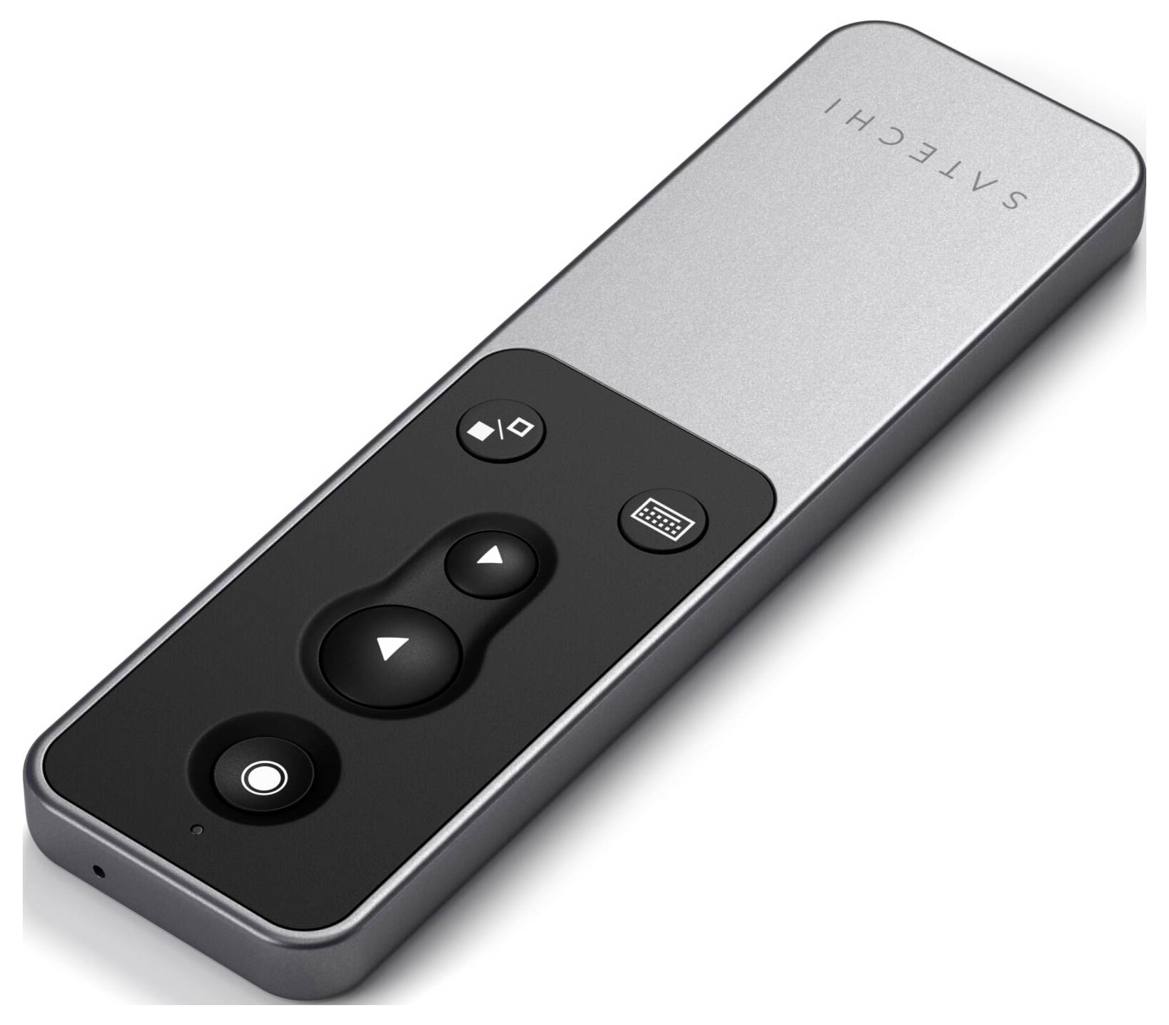 Daljinski upravljač s četiri tipke i logom 'Satechi'. Jednostavan dizajn u crnoj i srebrnoj boji.