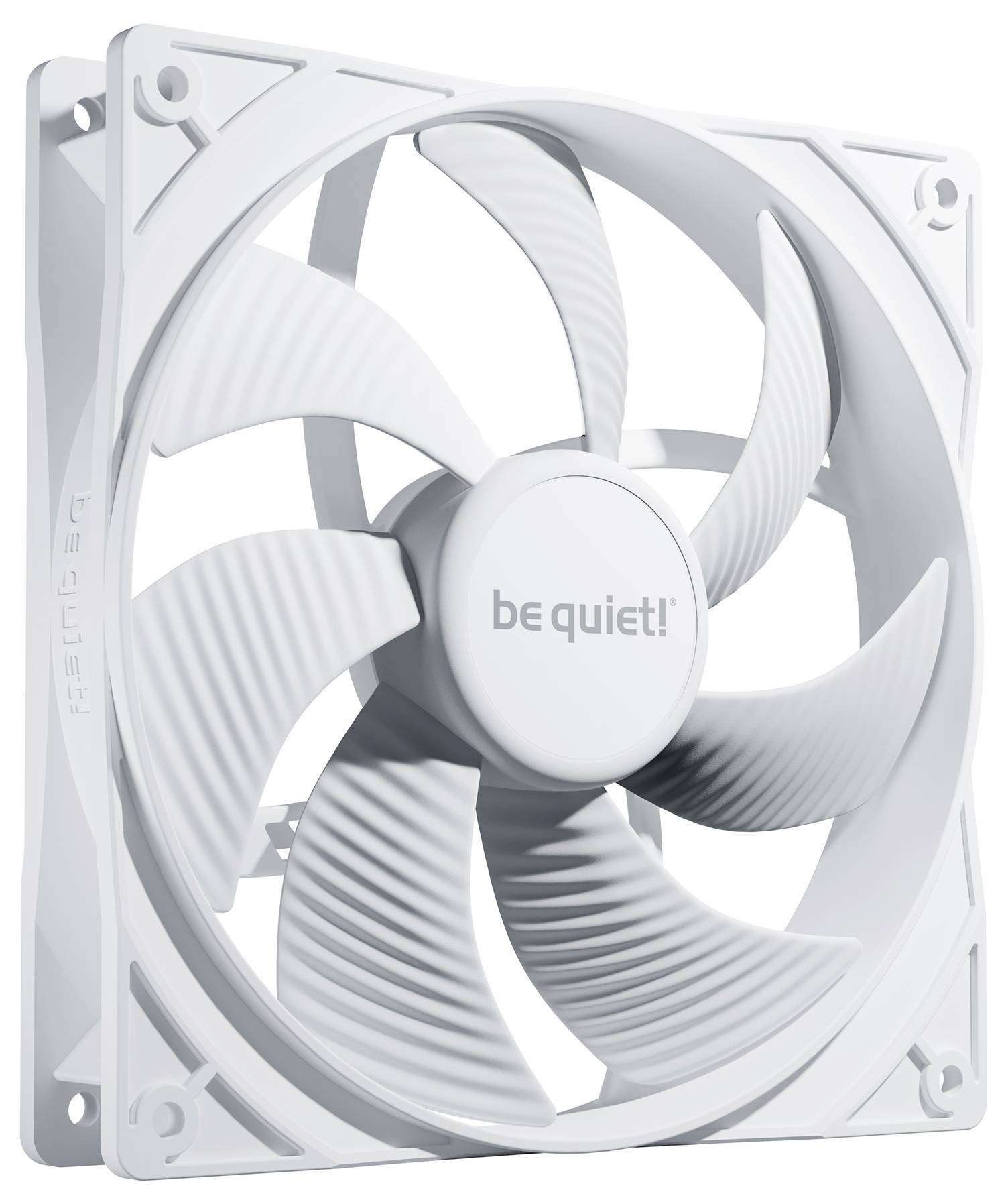 Bijeli ventilator za računalo s natpisom 'be quiet!' na glavini, usmjeren na tiho hlađenje.