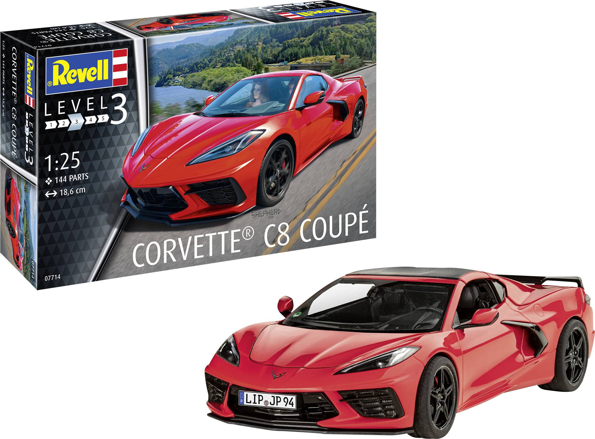 Modelarski komplet 'Corvette C8 Coupé' tvrtke Revell, mjerilo 1:25, s fotografijom crvene Corvette na ambalaži i kao završeni model.
