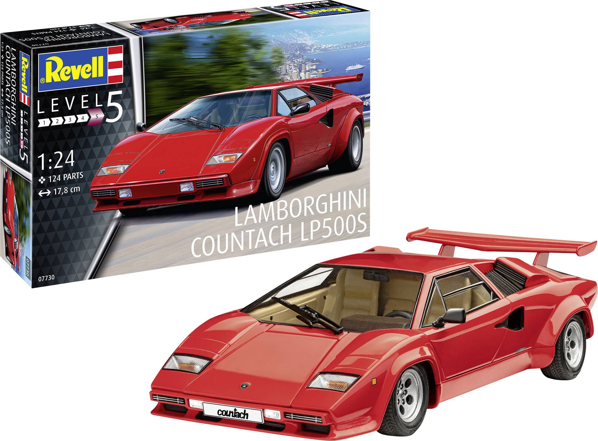 Crveni modelni automobil Lamborghini Countach LP500S tvrtke Revell, u mjerilu 1:24, pored ambalaže koja prikazuje isti automobil.