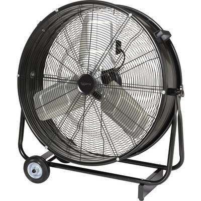 Crni, okrugli ventilator na podu s metalnim okvirom i tri krila, postavljen na stalku s kotačima.